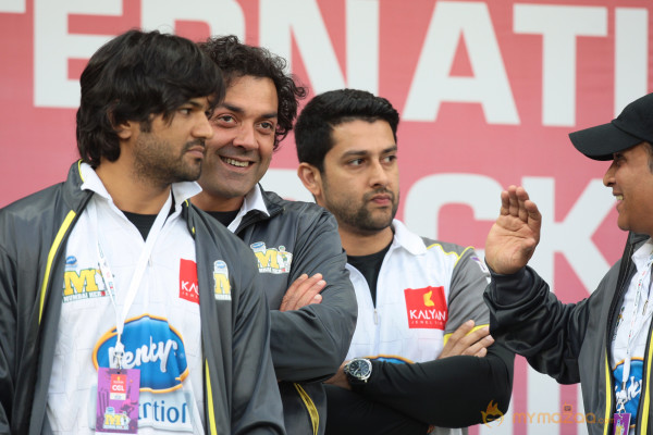  Chennai Rhinos Vs Mumbai Heroes CCL 3 Match Gallery 