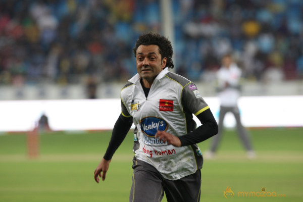  Chennai Rhinos Vs Mumbai Heroes CCL 3 Match Gallery 