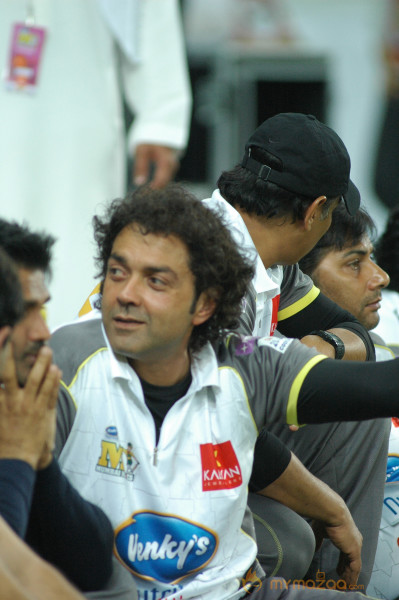  Chennai Rhinos Vs Mumbai Heroes CCL 3 Match Gallery 