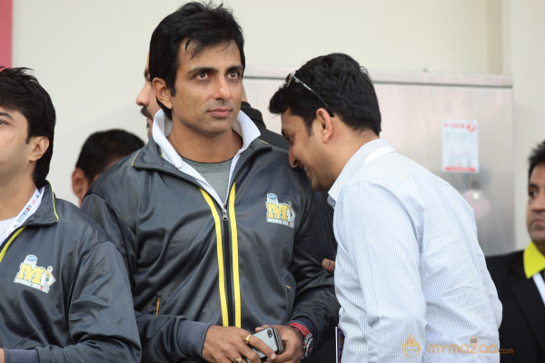  Chennai Rhinos Vs Mumbai Heroes CCL 3 Match Gallery 