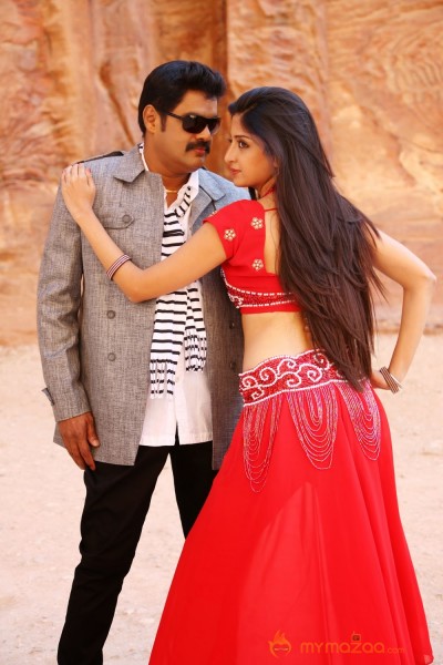 En Vazhi Thani vazhi Movie Latest Stills