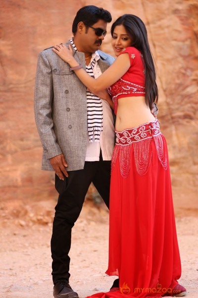 En Vazhi Thani vazhi Movie Latest Stills