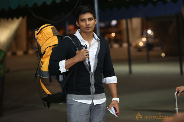 Endrendrum Punnagai Movie Stills