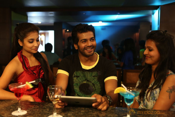 Endrendrum Punnagai Movie Stills