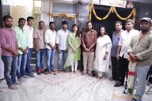 Ennaku Vaaitha Adimaigal Movie Pooja