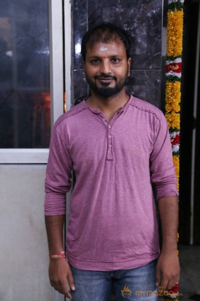 Ennaku Vaaitha Adimaigal Movie Pooja