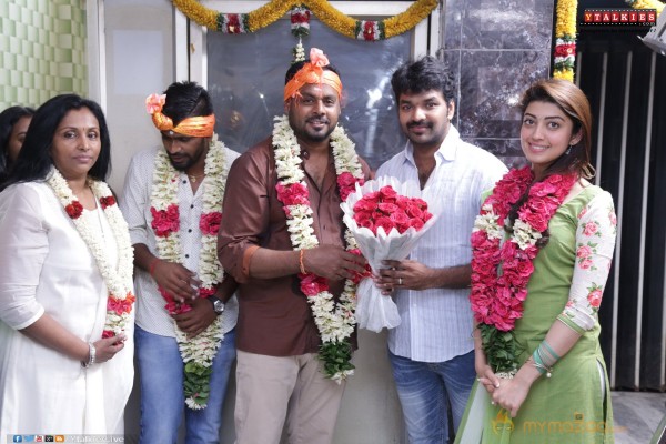 Ennaku Vaaitha Adimaigal Pooja Photos