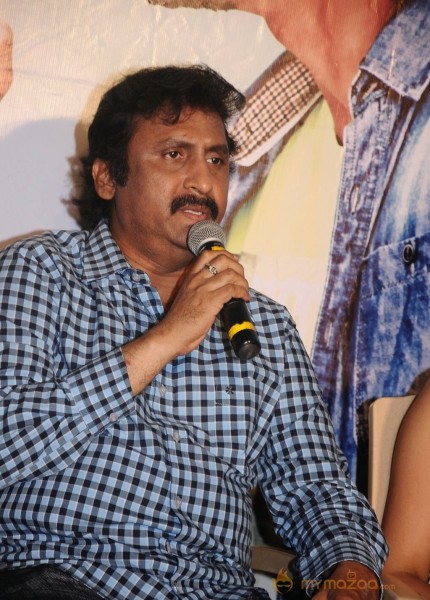 Ennamo Edho Movie Press Meet Photos