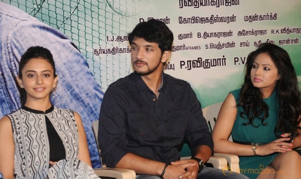 Ennamo Edho Movie Press Meet Photos