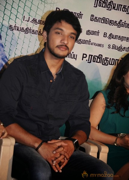 Ennamo Edho Movie Press Meet Photos