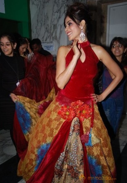 Genelia in Chennai Internation Fashion Week 