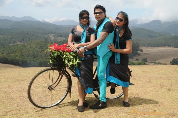 Iyakkunar Movie Stills