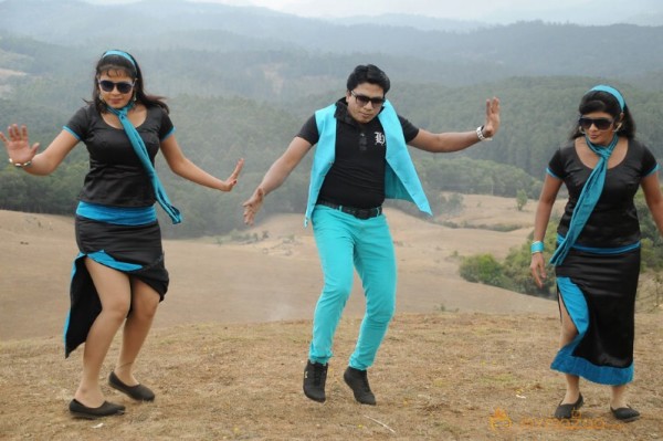 Iyakkunar Movie Stills