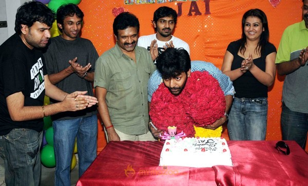 Actor Jai B’day Bash With His Friends