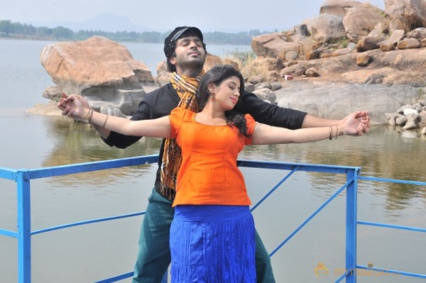 Kadhal Paithiyam Movie Stills