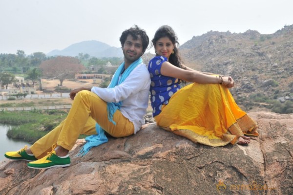 Kadhal Paithiyam Movie Stills