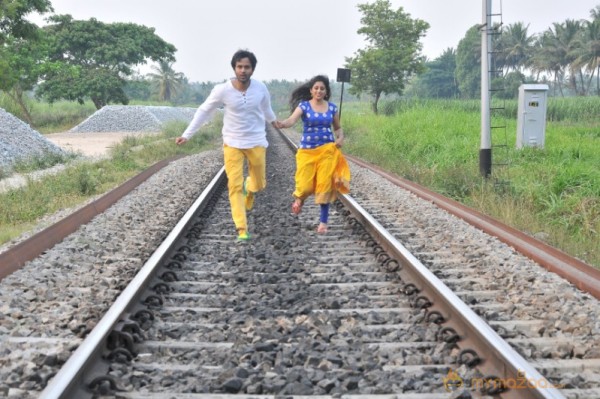 Kadhal Paithiyam Movie Stills