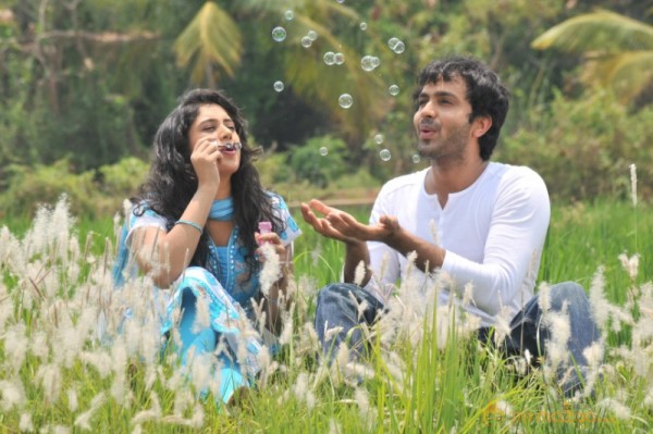 Kadhal Paithiyam Movie Stills