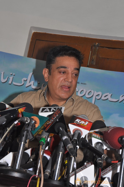 Kamal Hassan Press Meet on Viswaroopam Postponement 