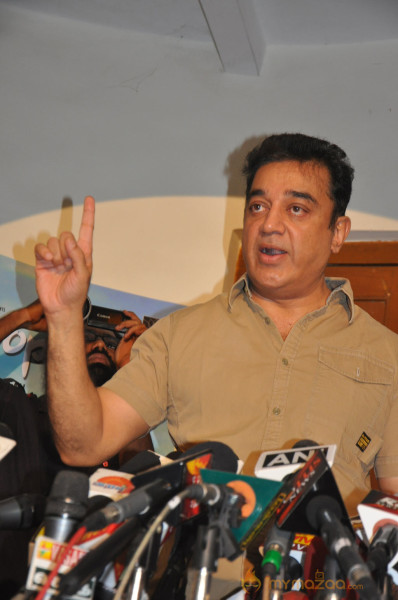 Kamal Hassan Press Meet on Viswaroopam Postponement 