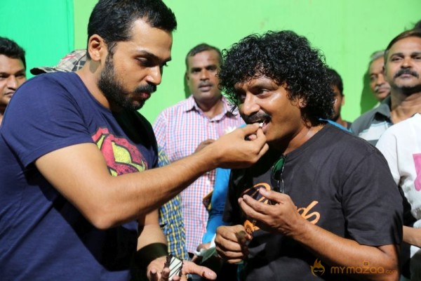 Karthi Celebrating Birthday in shoot