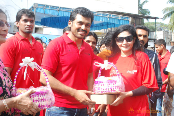 Karthi Flags Off O2 Car Rally For The Blind Event 