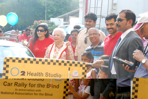 Karthi Flags Off O2 Car Rally For The Blind Event 