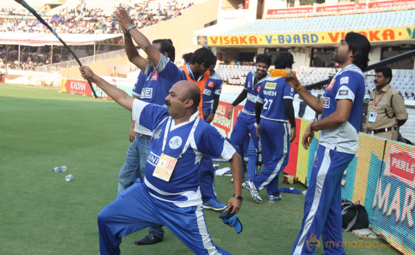  Kerala Strikers vs Karnataka Bulldozers Semi Final Gallery 