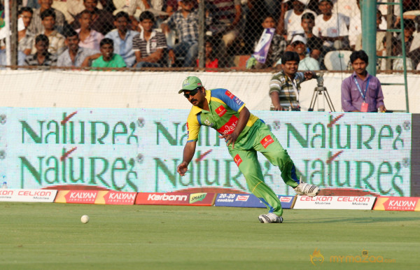  Kerala Strikers vs Karnataka Bulldozers Semi Final Gallery 