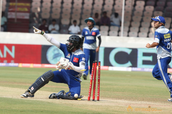  Kerala Strikers vs Karnataka Bulldozers Semi Final Gallery 