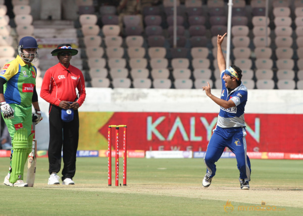  Kerala Strikers vs Karnataka Bulldozers Semi Final Gallery 