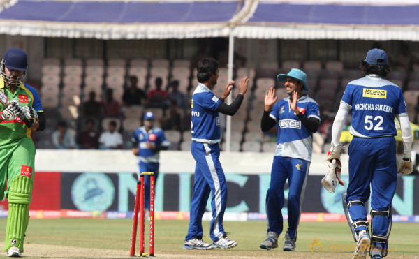  Kerala Strikers vs Karnataka Bulldozers Semi Final Gallery 