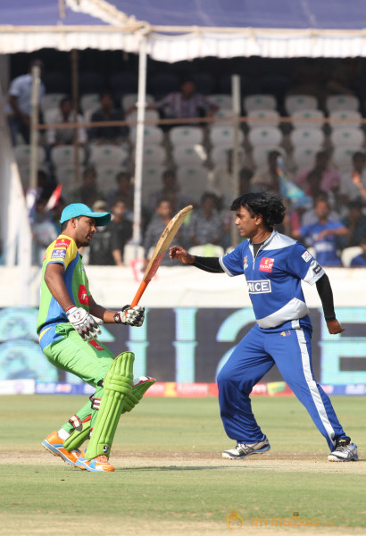  Kerala Strikers vs Karnataka Bulldozers Semi Final Gallery 