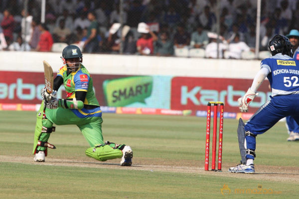  Kerala Strikers vs Karnataka Bulldozers Semi Final Gallery 