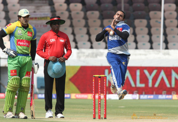  Kerala Strikers vs Karnataka Bulldozers Semi Final Gallery 