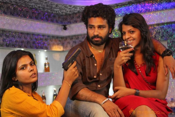 Madhu Maadhu Soodhu Movie Photos