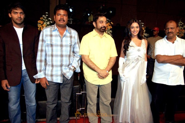 Madrasapattinam’ Audio Launch