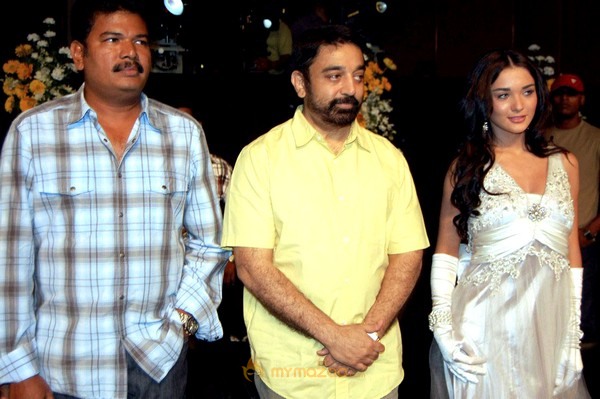 Madrasapattinam’ Audio Launch