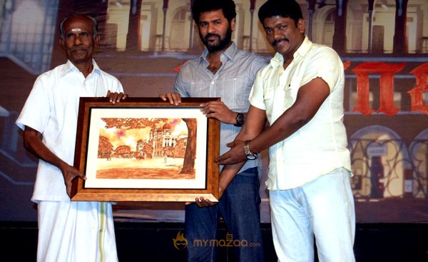 Madrasapattinam’ Audio Launch