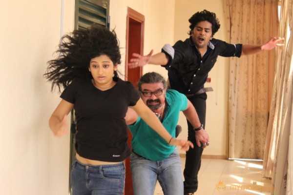 Manalnagaram Movie Photos