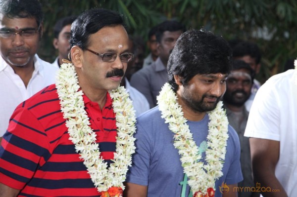 Naan Sigappu Manithan Movie Launch Photos