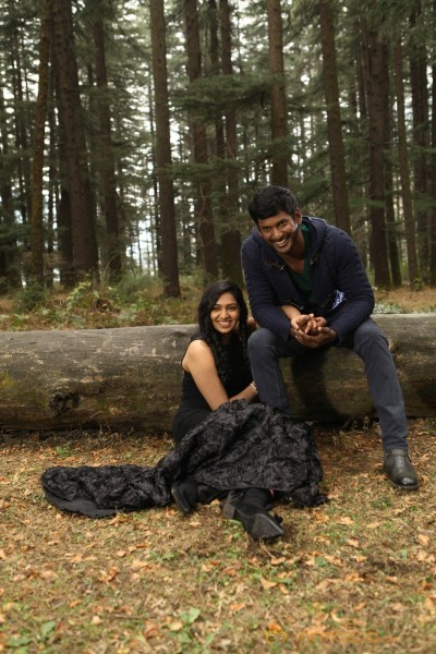 Naan Sigappu Manithan Movie Stills