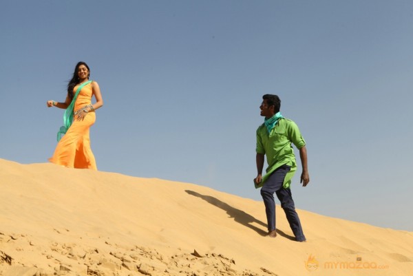 Naan Sigappu Manithan Movie Stills