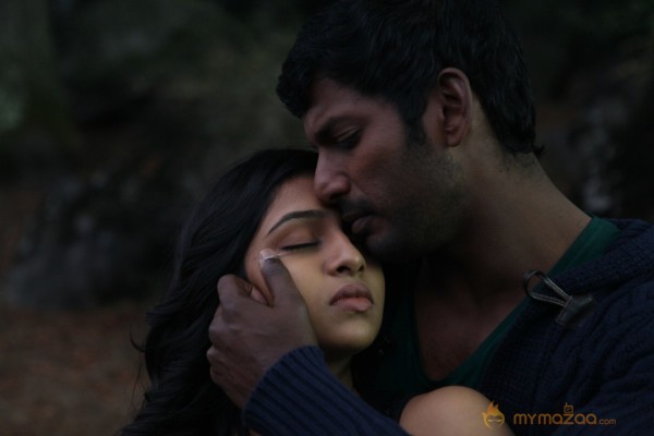 Naan Sigappu Manithan Movie Stills