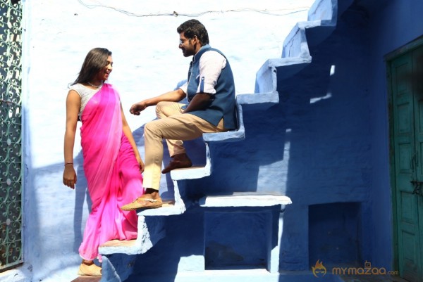 Naan Sigappu Manithan Movie Stills