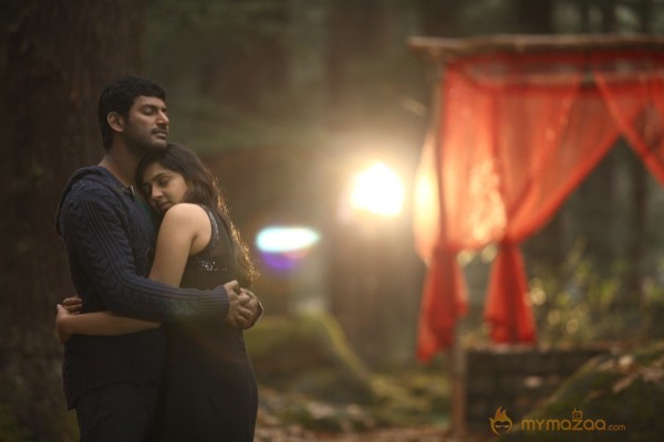 Naan Sigappu Manithan Movie Stills