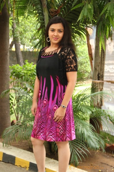 Naanthan Bala Heroin Swetha Latest Photos