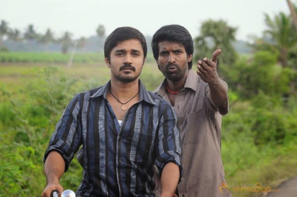 Nalanum Nandhinium Movie Stills