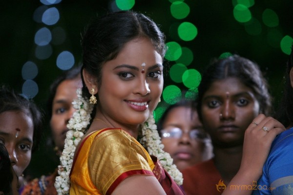 Nalanum Nandhinium Movie Stills