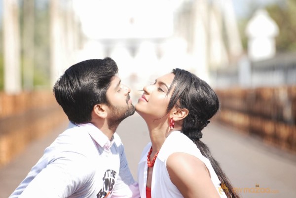 Nathikal Nanaivathillai Movie Latest Photos